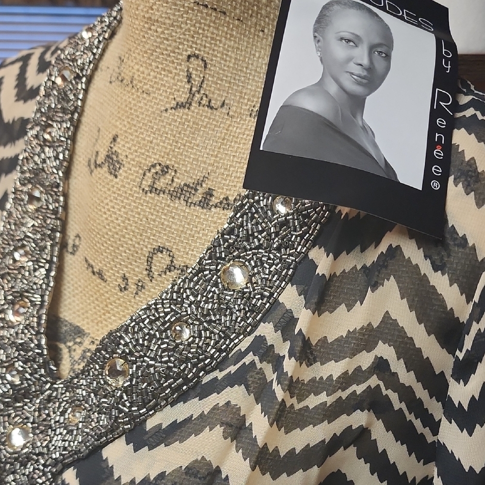 ATTITUDES By RENEE Chevron Top - Picture 4 of 4